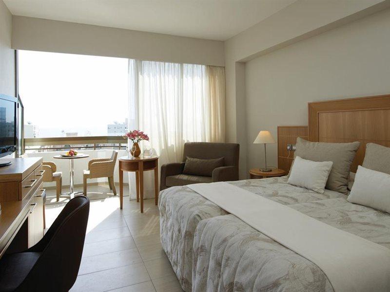 Atlantica Oasis Hotel Limassol Bagian luar foto