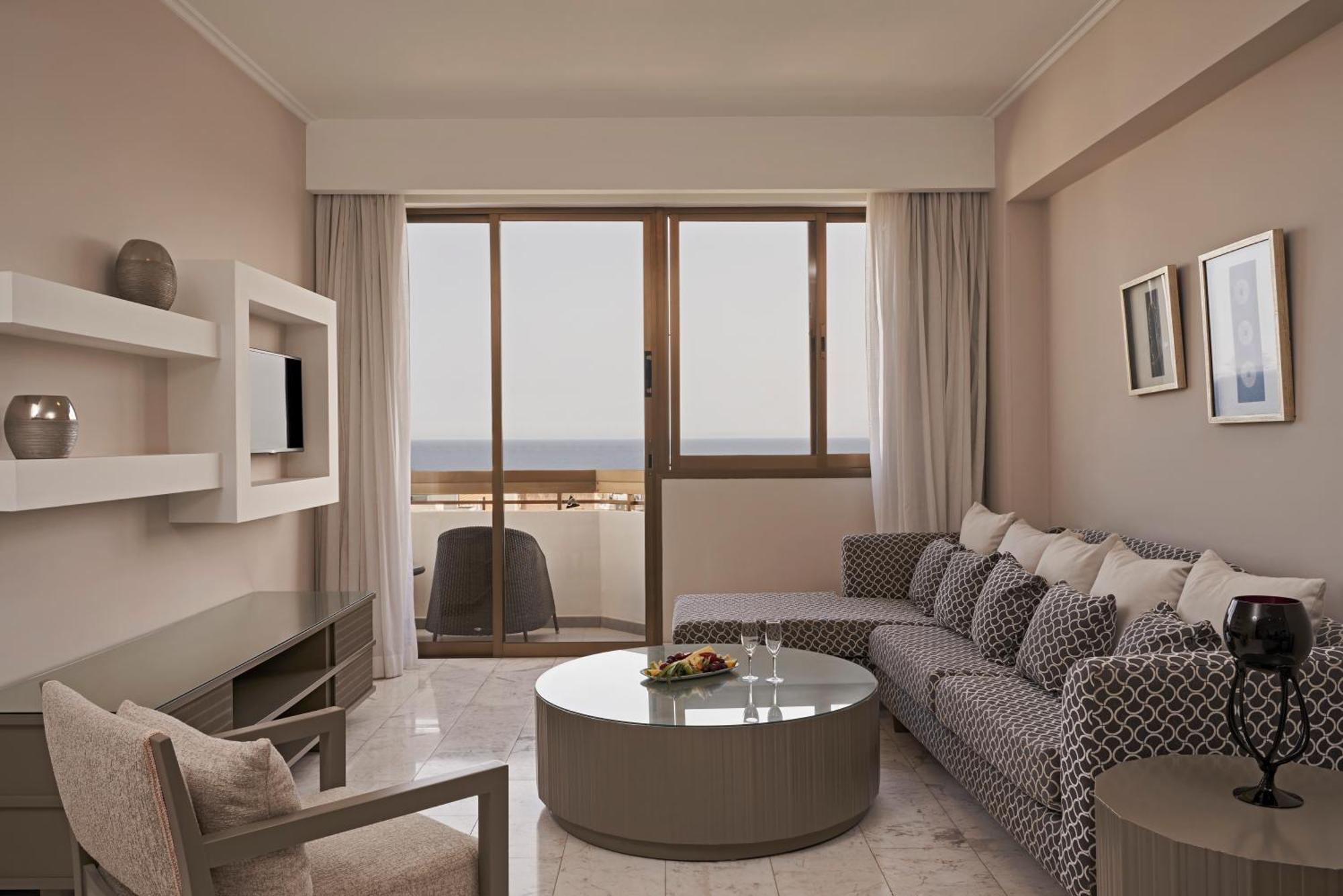 Atlantica Oasis Hotel Limassol Bagian luar foto