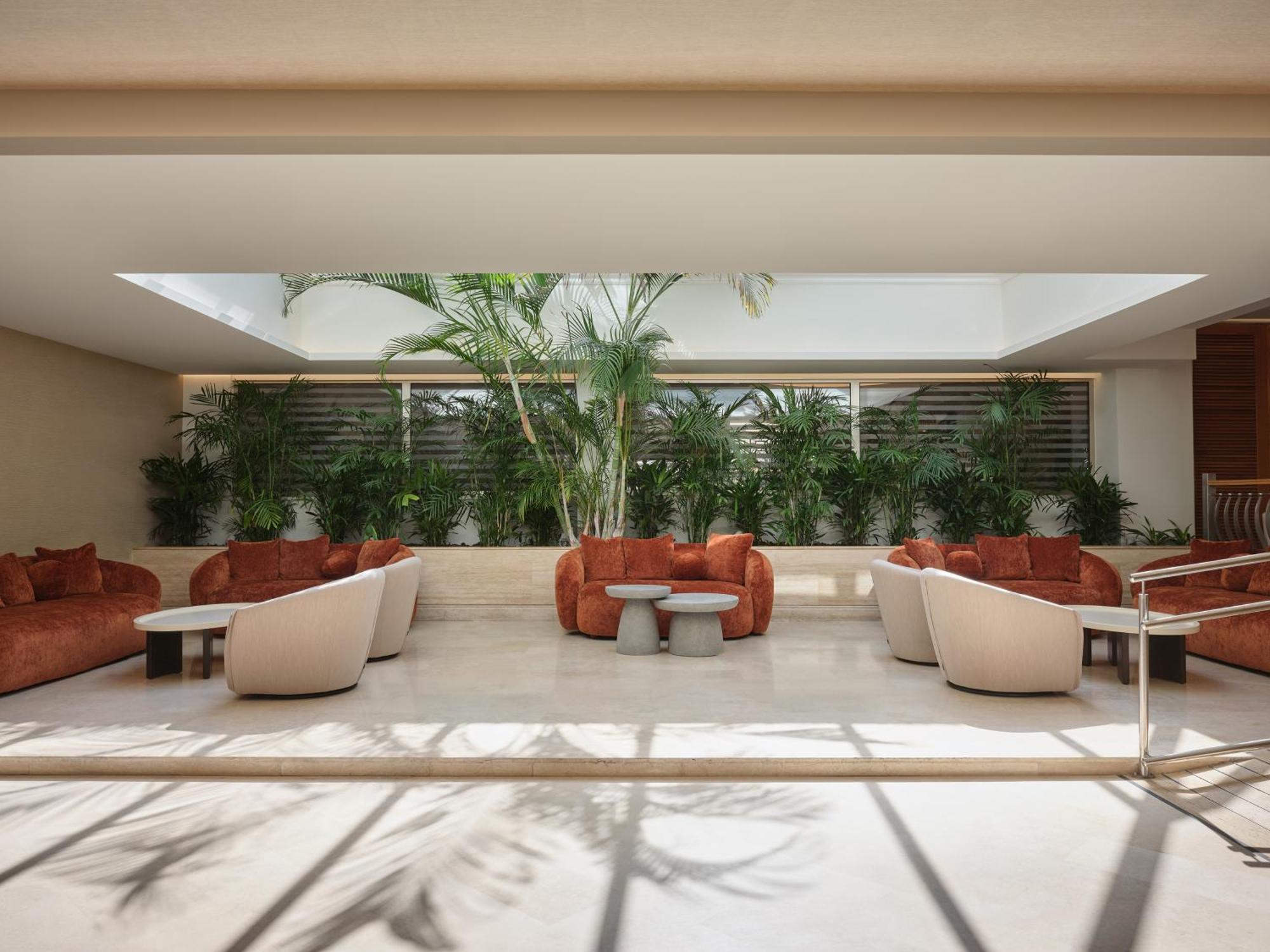 Atlantica Oasis Hotel Limassol Bagian luar foto