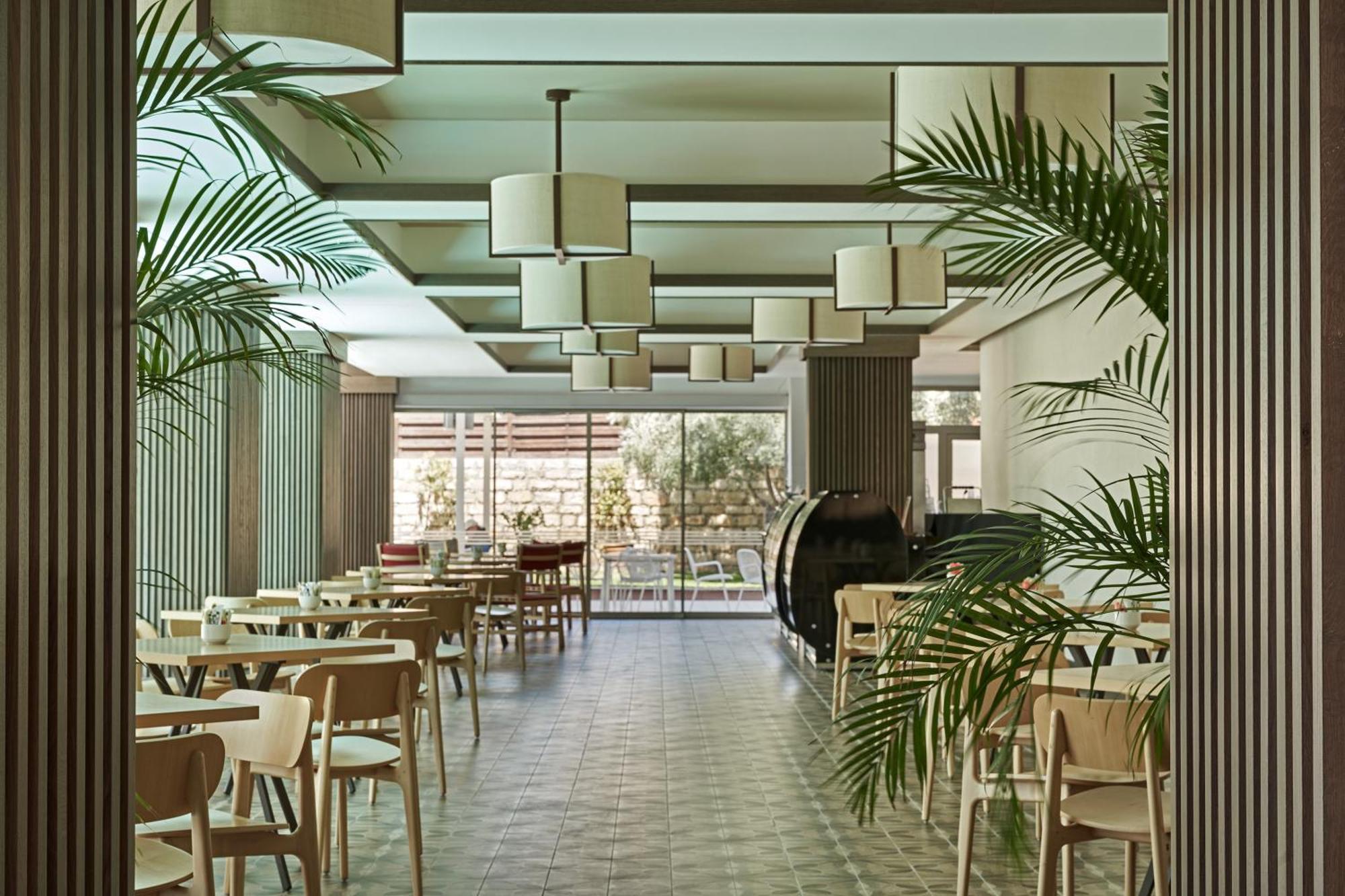 Atlantica Oasis Hotel Limassol Bagian luar foto