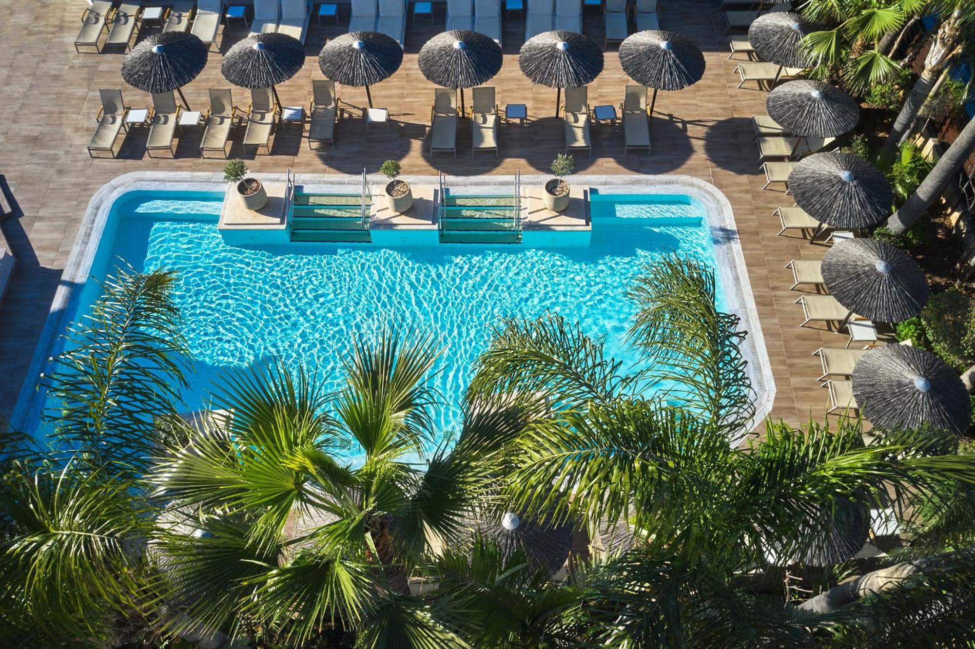 Atlantica Oasis Hotel Limassol Bagian luar foto